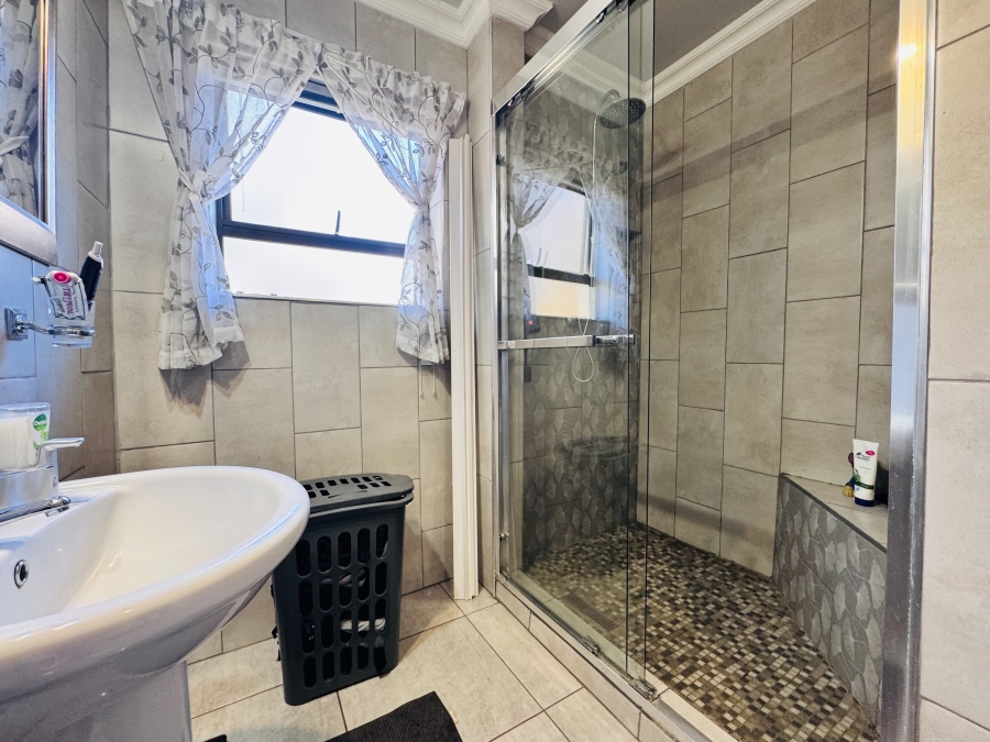4 Bedroom Property for Sale in Wilkoppies North West